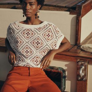 Pull écru manches courtes en maille crochet
