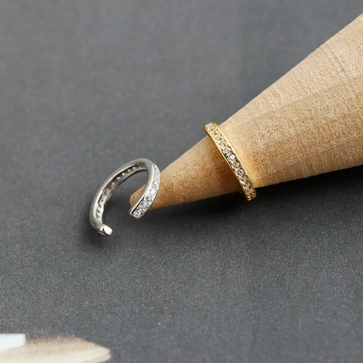 Boucle d'oreilles sans Perçage Zircons – Image 8